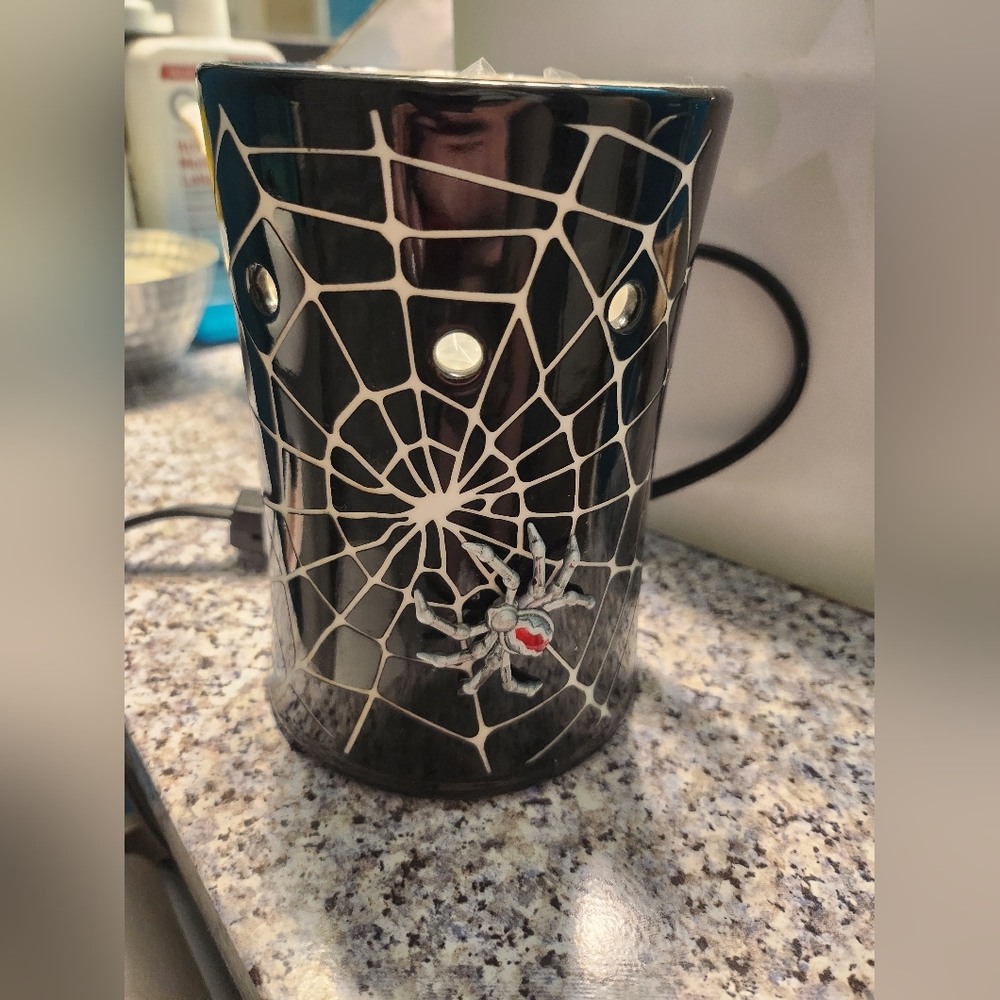 Scentsy Creepy Crawly Wax Warmer